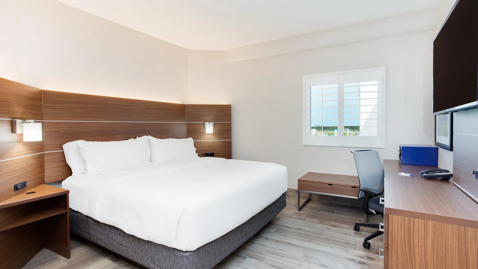 Holiday Inn Express & Suites Panama City Beach Beachfront By Ihg Θέρετρο