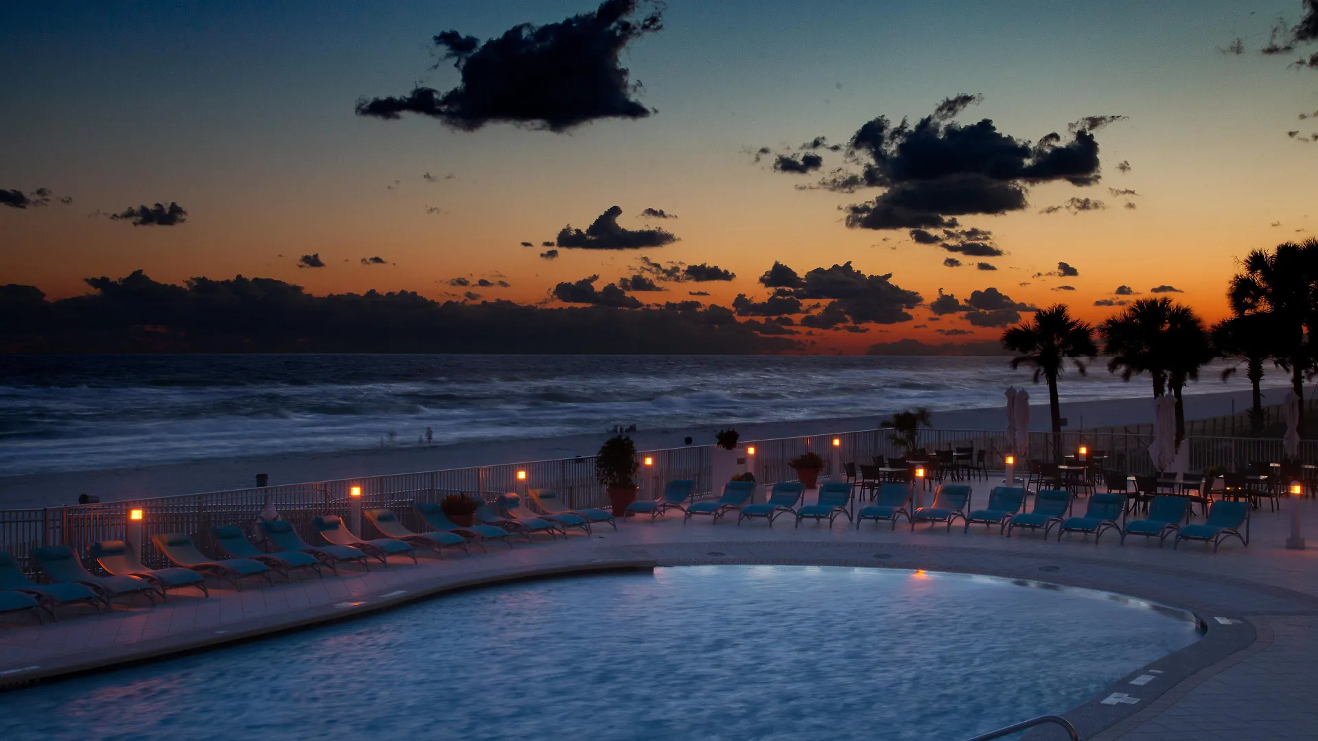 Holiday Inn Express & Suites Panama City Beach Beachfront By Ihg Resort