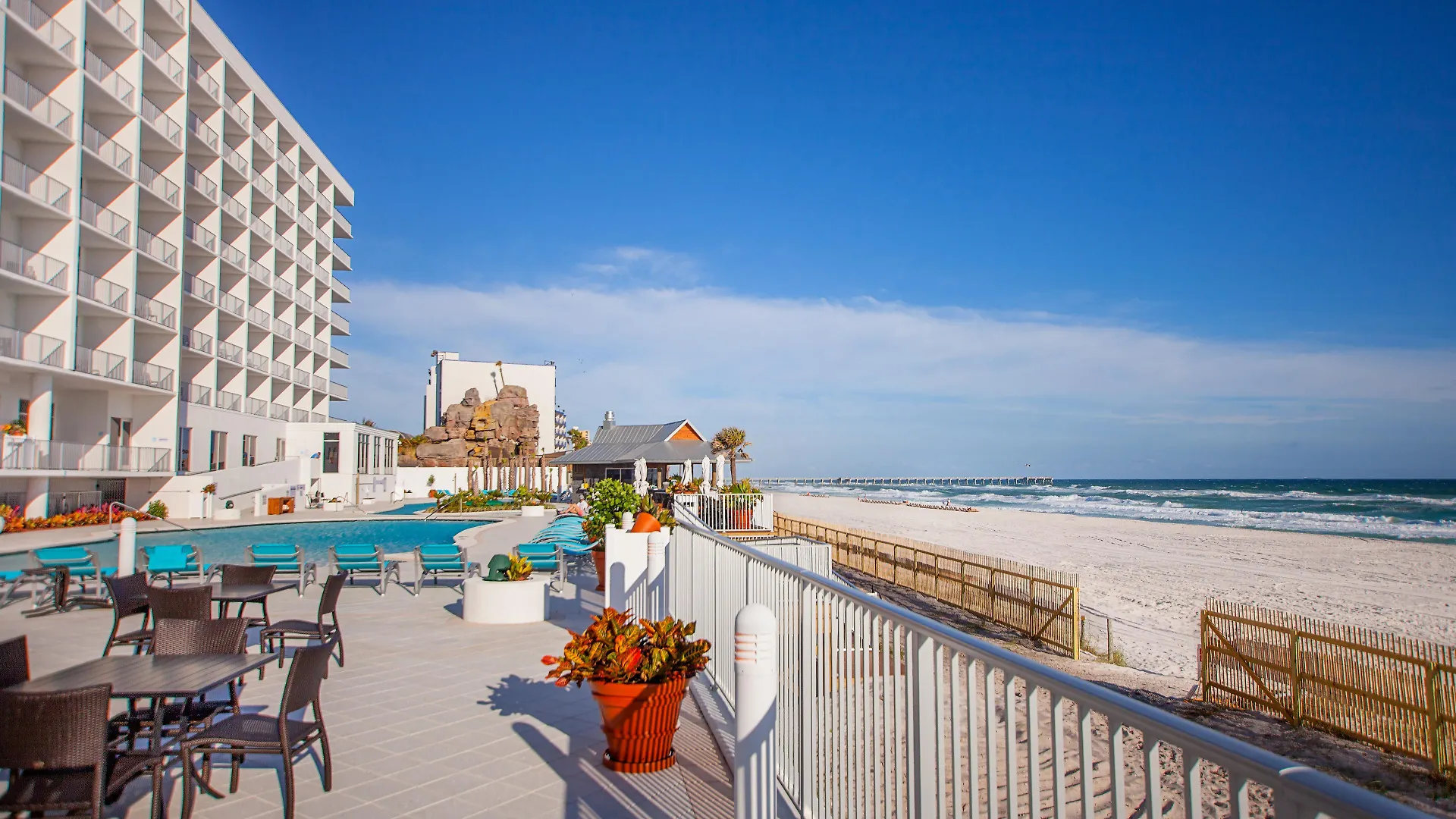 Holiday Inn Express & Suites Panama City Beach Beachfront By Ihg 3*,