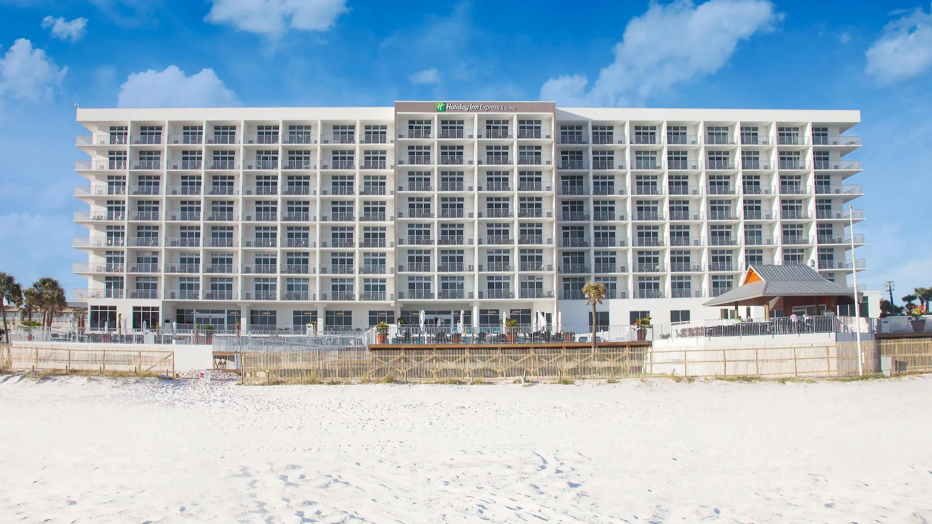 Holiday Inn Express & Suites Panama City Beach Beachfront By Ihg 3*,
